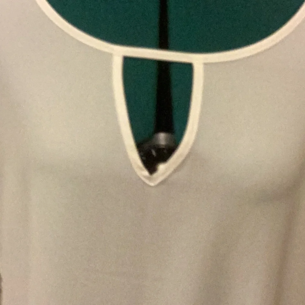 Womens lightweight Dress Blouse keyhole front open weave side panels cream - Picture 8 of 9